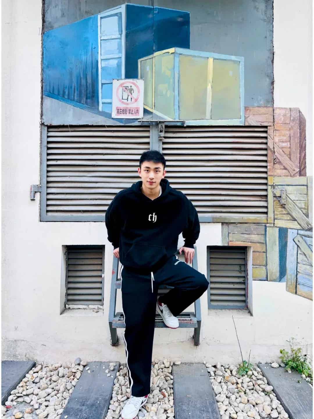 健身路上的小哥哥,不满意肌肉进度,渴望外翻的感觉!谁能帮帮他?-小蓝短视频