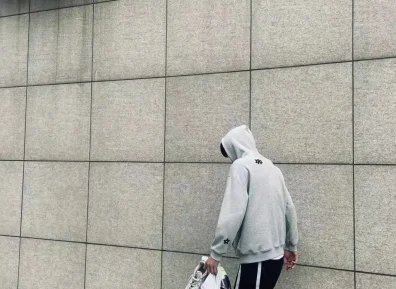 185黑皮篮球体育生，上演三人行片段，现实版燃冬........