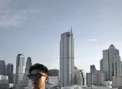 薄肌健身帅哥少年感砰击