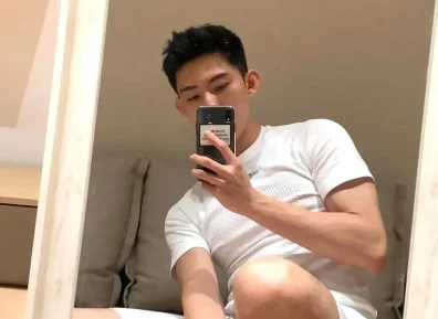 22篮球体育生,沙滩上凭实力楚楚动人!