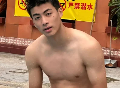 刘姥姥最爱20岁山东男大体育生!?一次直接见两个?