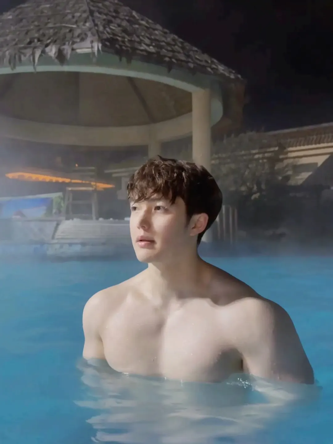 图片[14]-男模肌肉线条绝了，侧脸帅到舔屏！-小蓝短视频