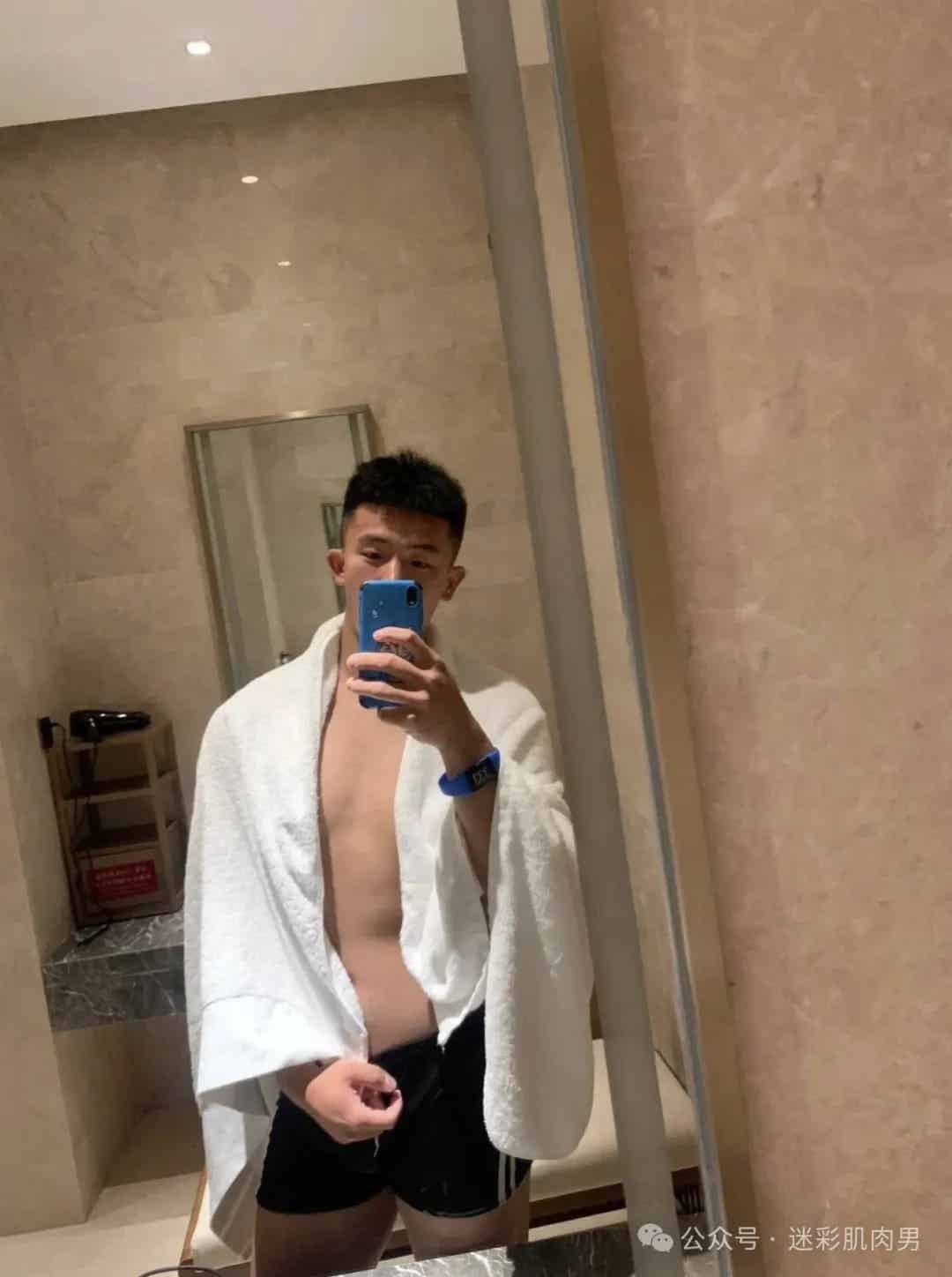 图片[5]-山东05年体育生185CM穿粉色短裤，谁能拒绝这实力！-小蓝短视频