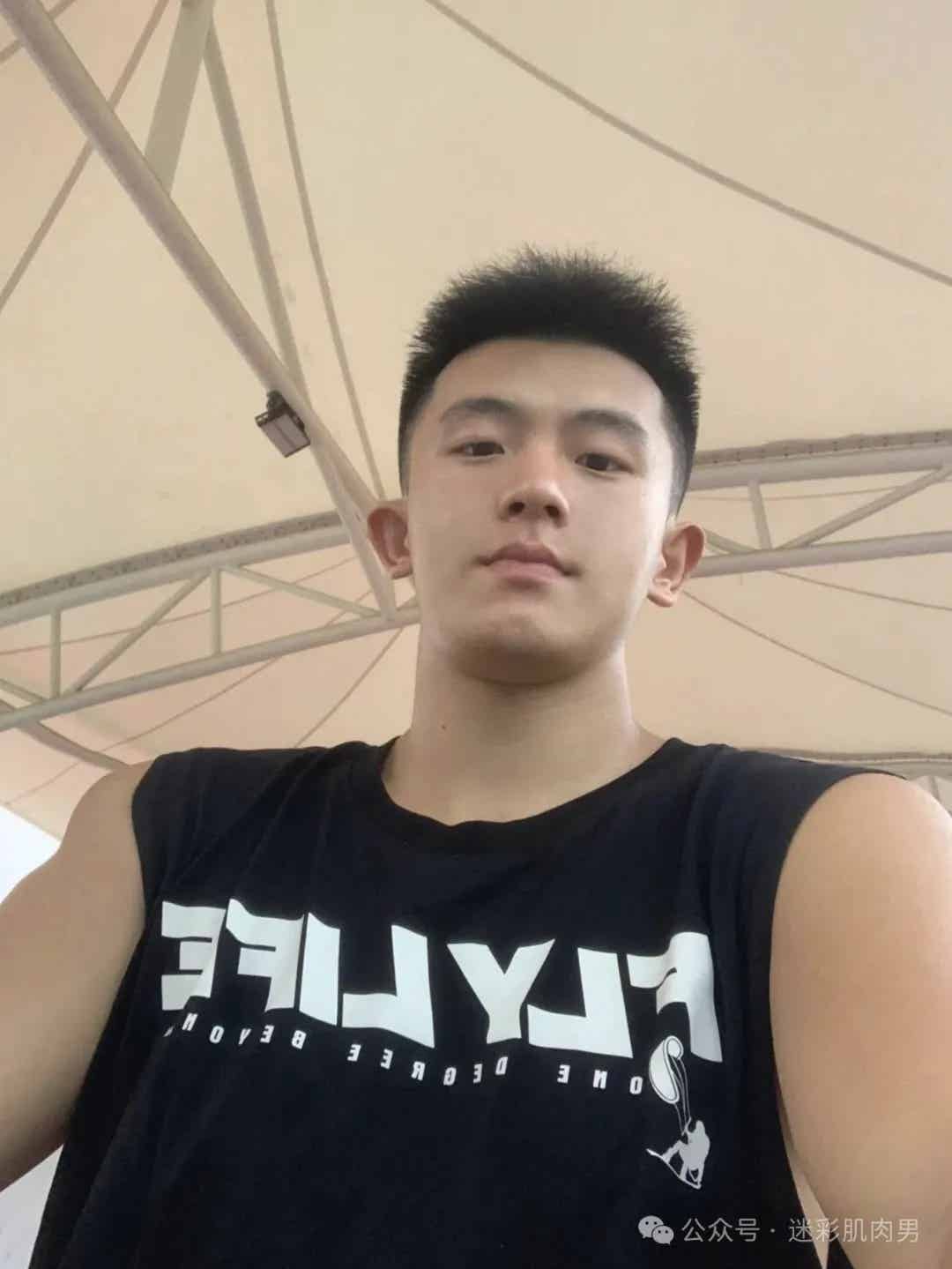 图片[10]-山东05年体育生185CM穿粉色短裤，谁能拒绝这实力！-小蓝短视频