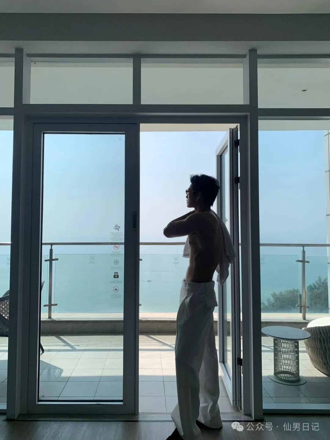 图片[5]-187cm黑皮体育生私照曝光！网友直呼：公狗腰看着好强……-小蓝短视频