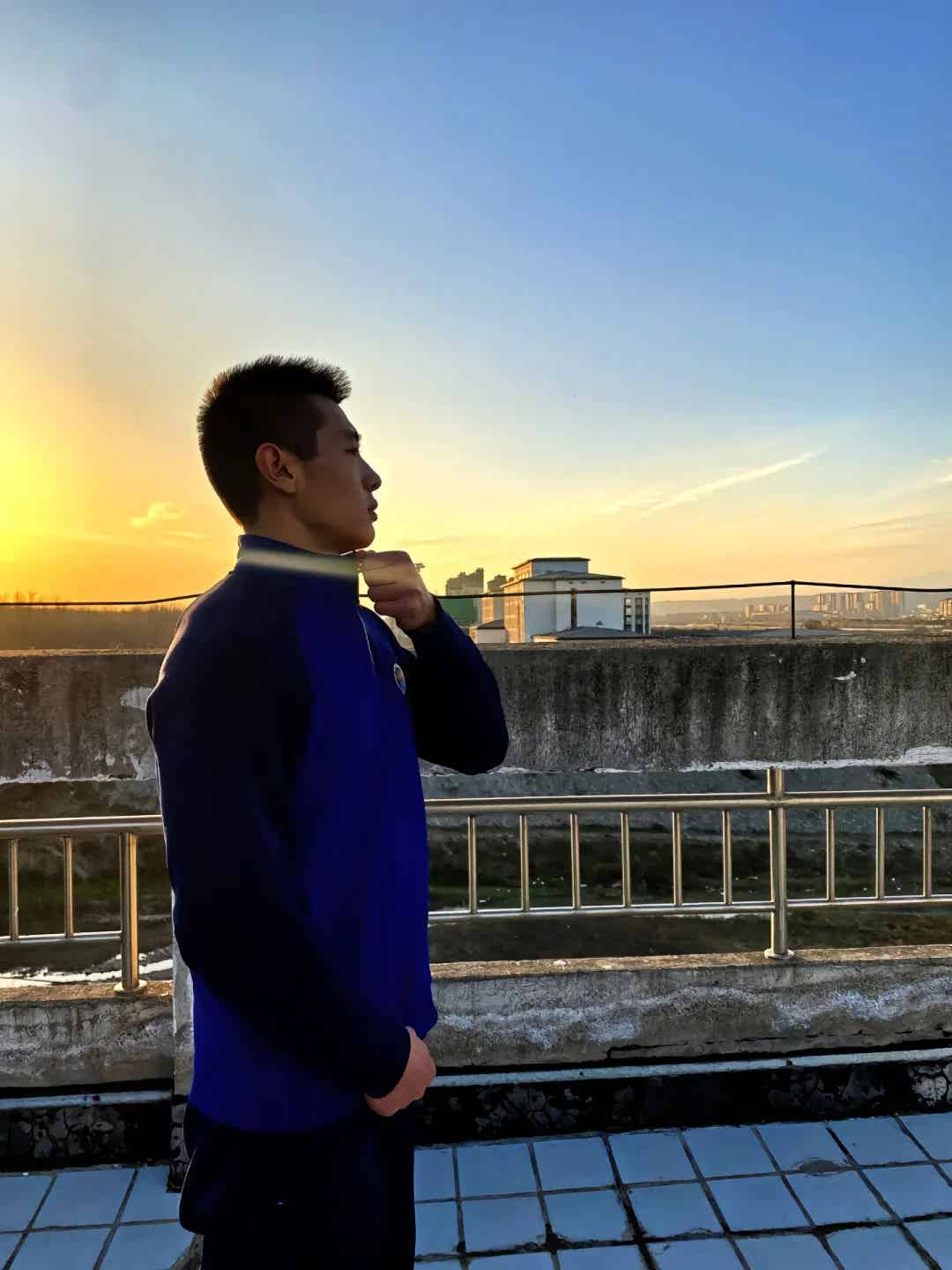 图片[8]-22岁硕大胸肌蓝朋友，宽肩细腰安全感爆棚！-小蓝短视频