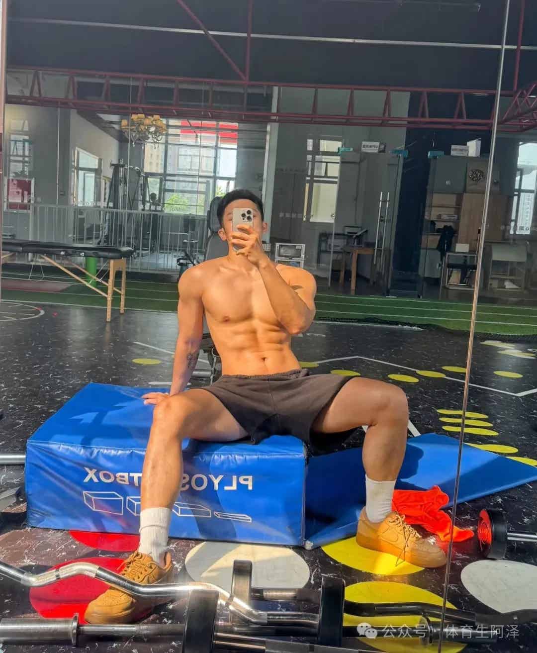 图片[1]-大包粗腿巧克力腹肌体育生，山东猛1的含金量有多高......-小蓝短视频