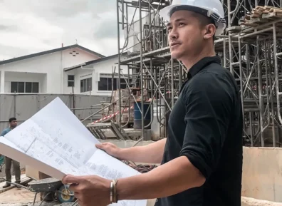 没金主包养了?初代肌肉名媛变建筑工大叔?!