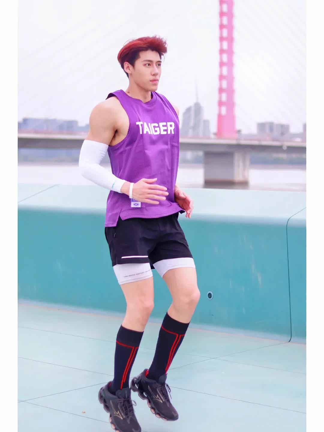 图片[9]-从球场到时尚圈，他的切换之间，穿梭在激情与时尚的交汇处！-小蓝短视频