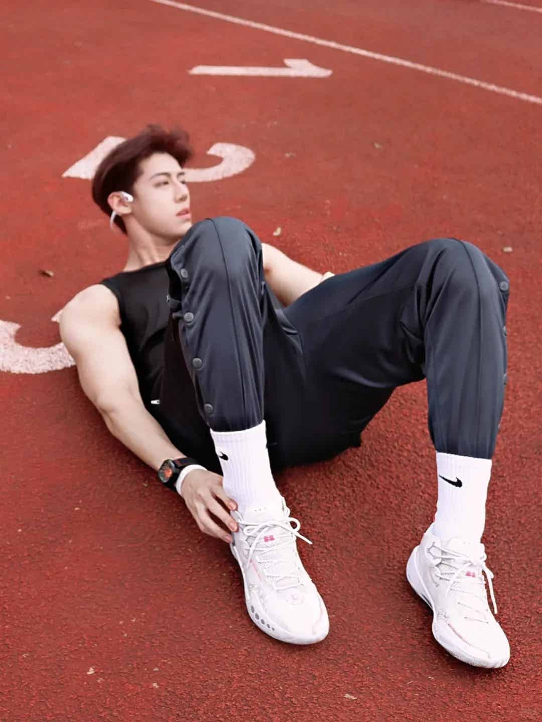 图片[19]-从球场到时尚圈，他的切换之间，穿梭在激情与时尚的交汇处！-小蓝短视频