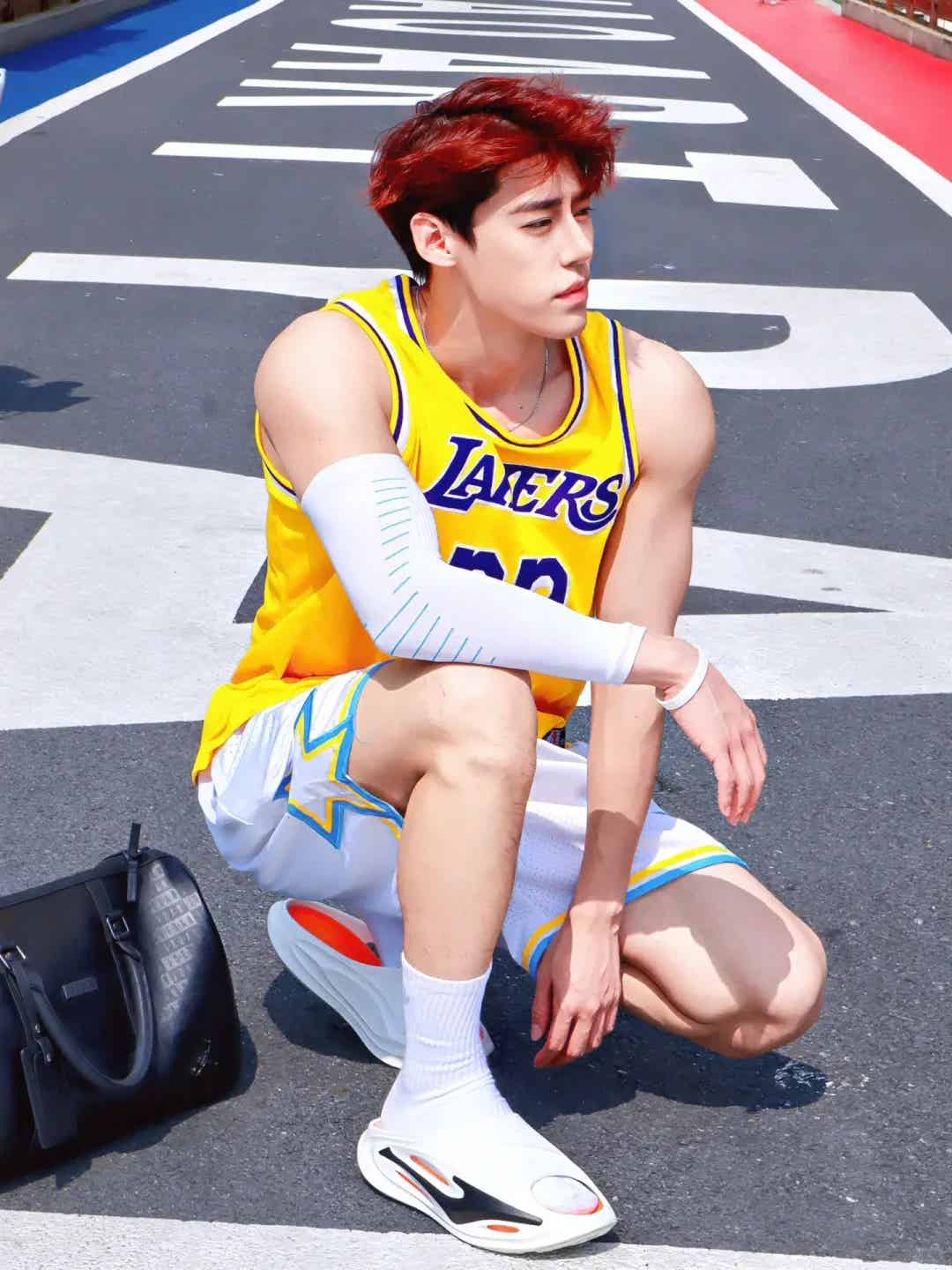 图片[26]-从球场到时尚圈，他的切换之间，穿梭在激情与时尚的交汇处！-小蓝短视频