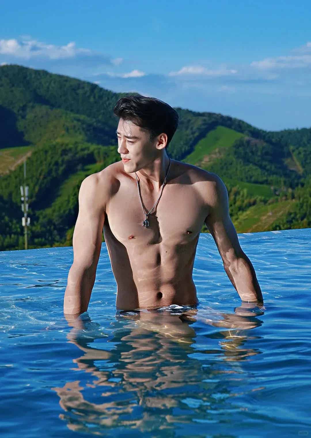 图片[31]-从球场到时尚圈，他的切换之间，穿梭在激情与时尚的交汇处！-小蓝短视频