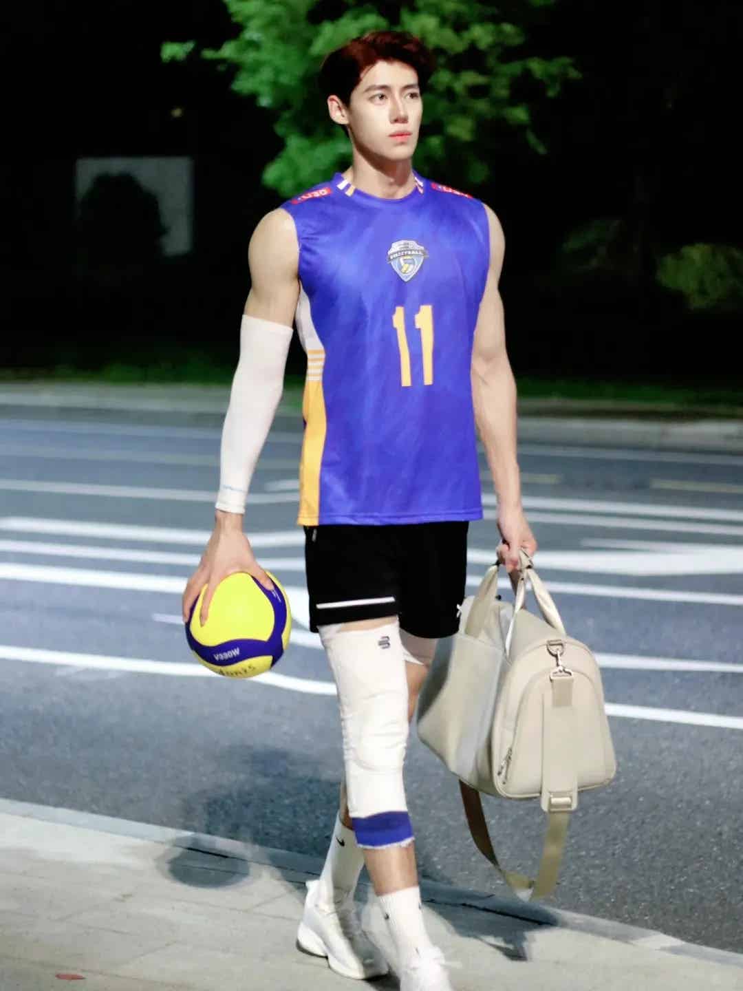 图片[37]-从球场到时尚圈，他的切换之间，穿梭在激情与时尚的交汇处！-小蓝短视频