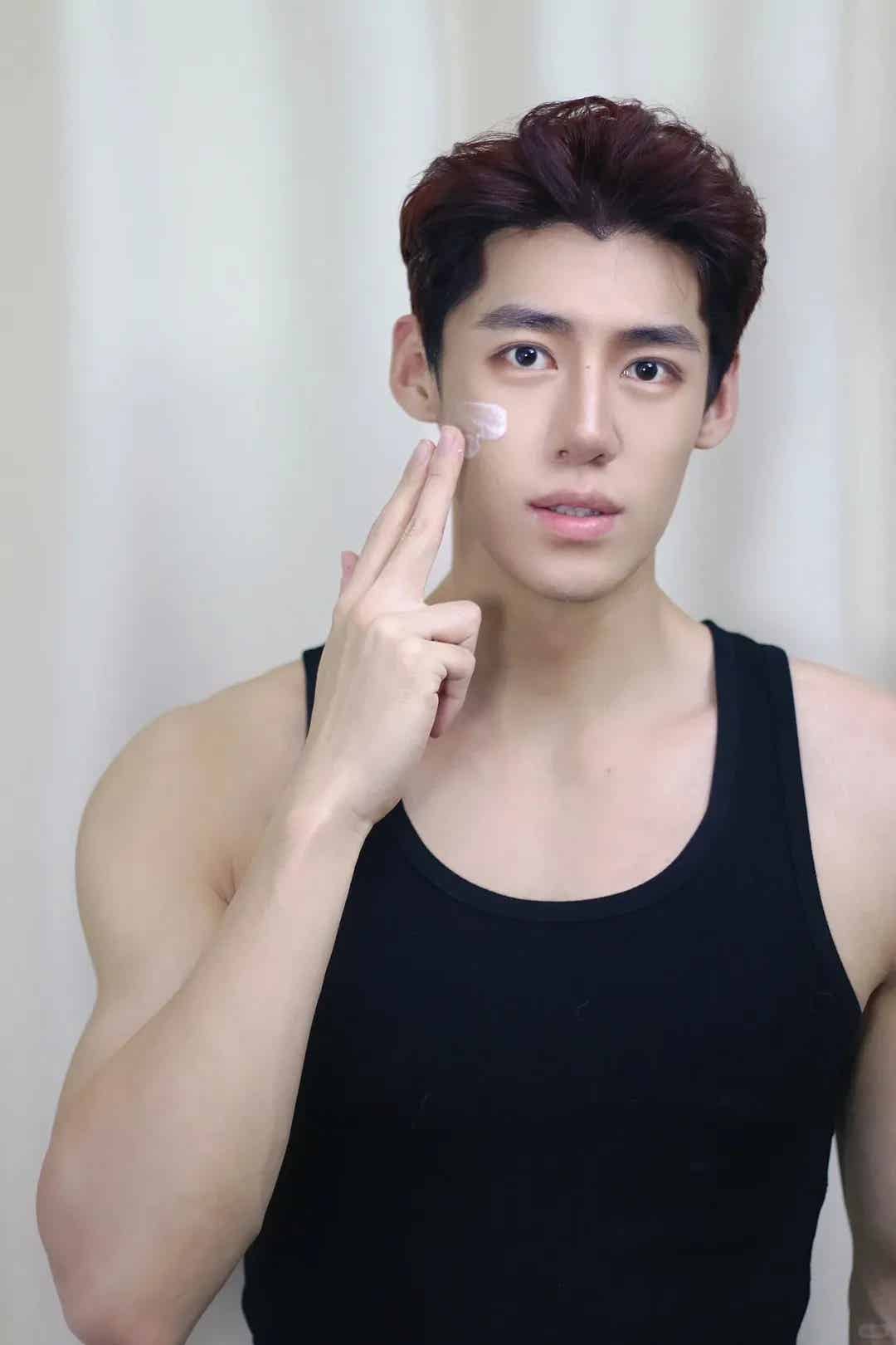 图片[43]-从球场到时尚圈，他的切换之间，穿梭在激情与时尚的交汇处！-小蓝短视频