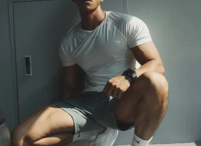 四川188双开门猛男私照流出！老公的背能滑滑梯吗？