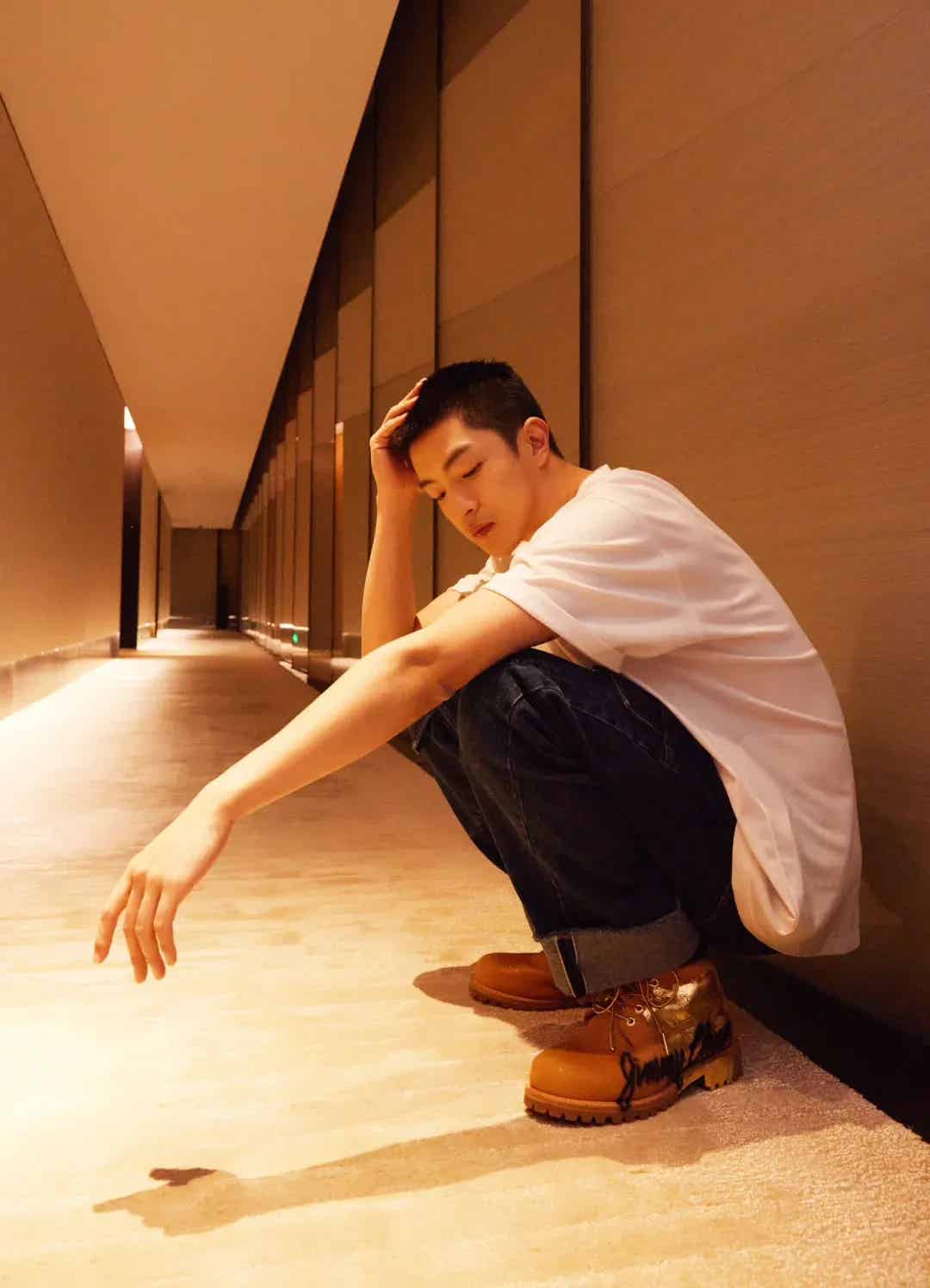 黑料越猛，荷尔蒙越炸？屈楚萧的“男德粉碎机”人设，戳中的是什么嗨点？-小蓝短视频