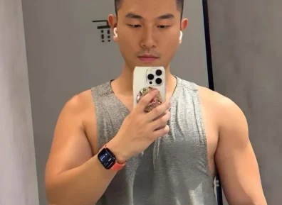 男生理发别只会“稍微剪短”，试试这3款造型，潮流帅气有个性！