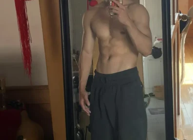 北体大二肌肉体育生运动男大鼻子好挺呀！太有型了