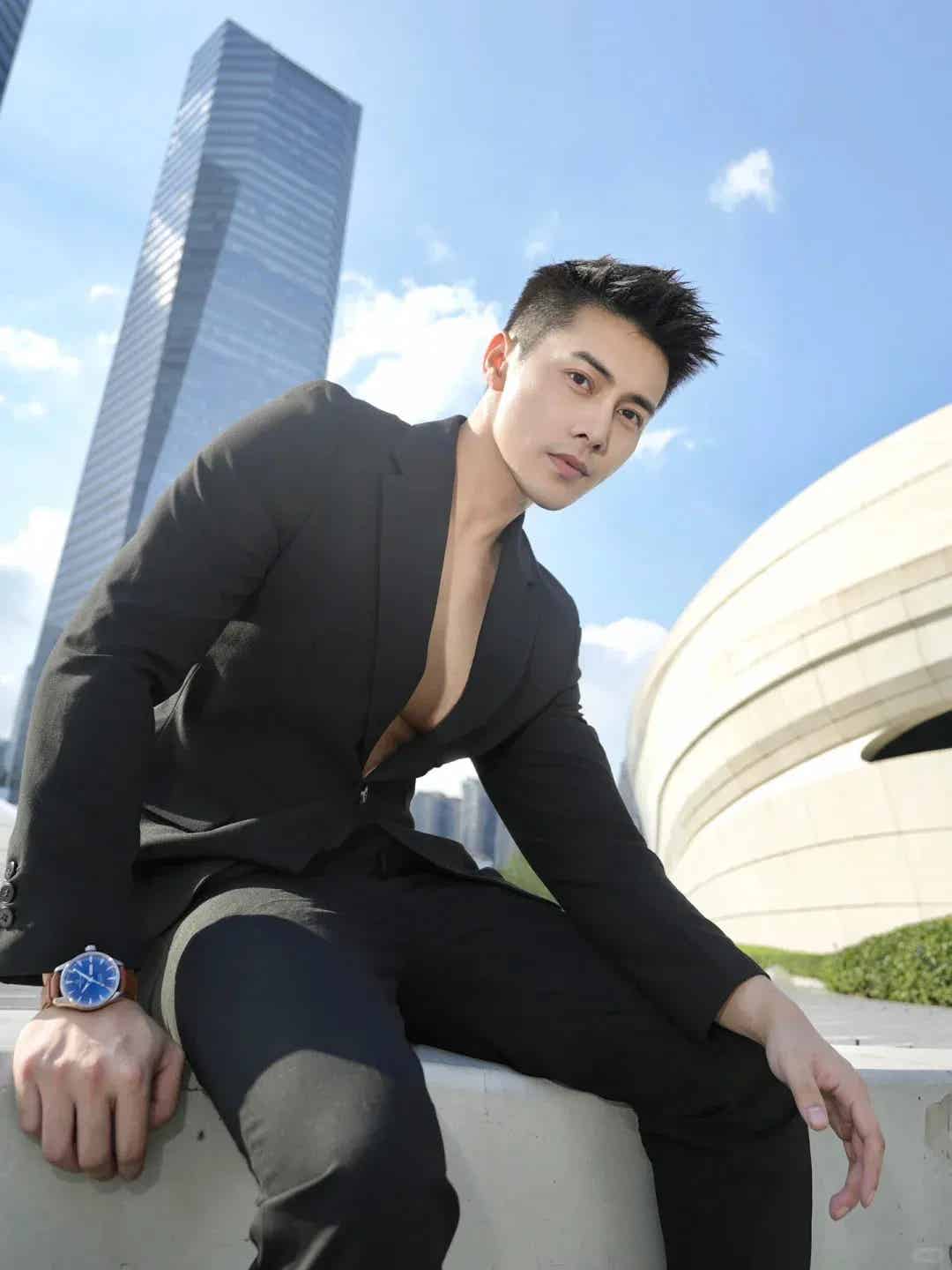 图片[6]-谁懂！刷到这个长沙男模，直接被帅晕在屏幕前 | 网红帅哥-小蓝短视频