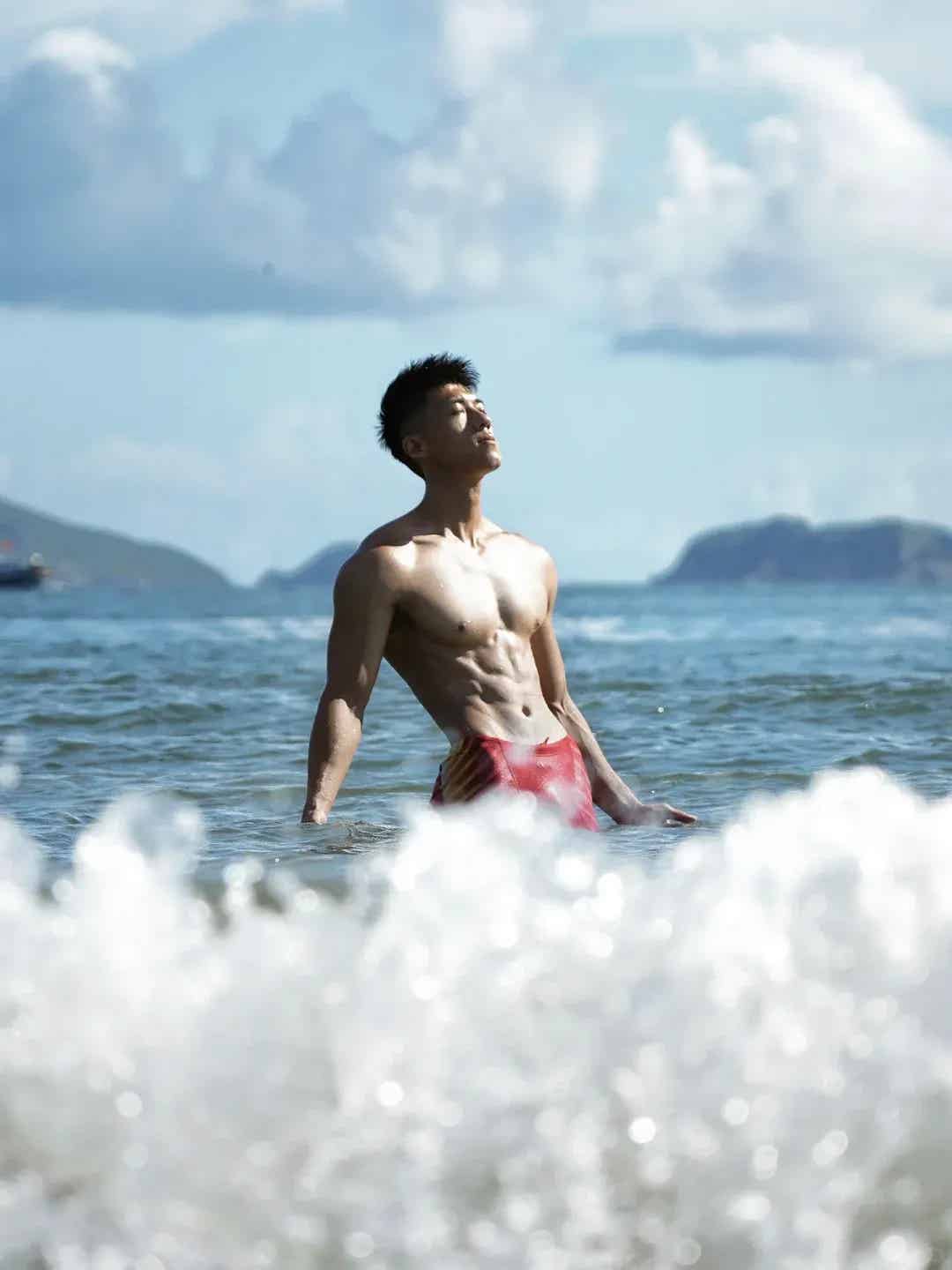 图片[3]-新年特辑｜珠江边那位红衣少年，是老天爷给岭南的冬日情书-小蓝短视频