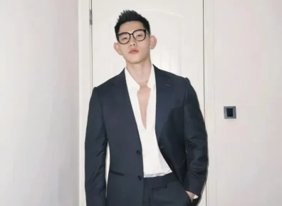 脏兮兮痞帅正装阳光大男孩！