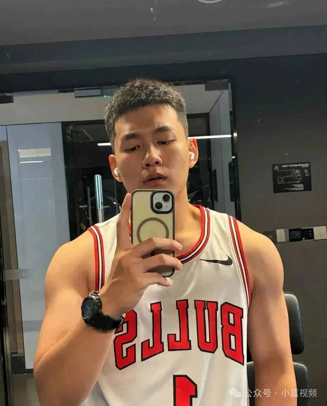 图片[1]-185cm粗壮肌肉汉子-小蓝短视频