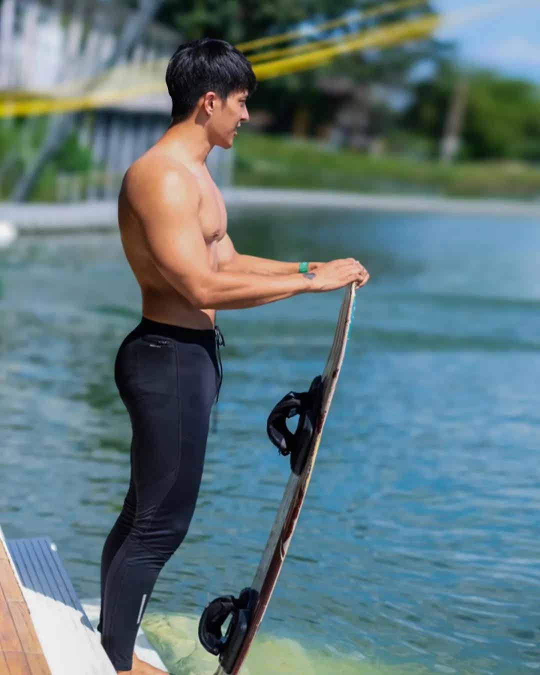 图片[5]-肌肉纹路中奔：你敢直视这团行走的荷尔蒙吗？-小蓝短视频