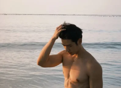 被女记者采访的百万网红，最近爆火，互联网没有记忆？