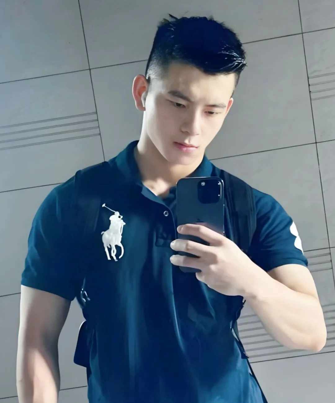 男生春天发型别乱剪，这3款造型时髦帅气，值得尝试！