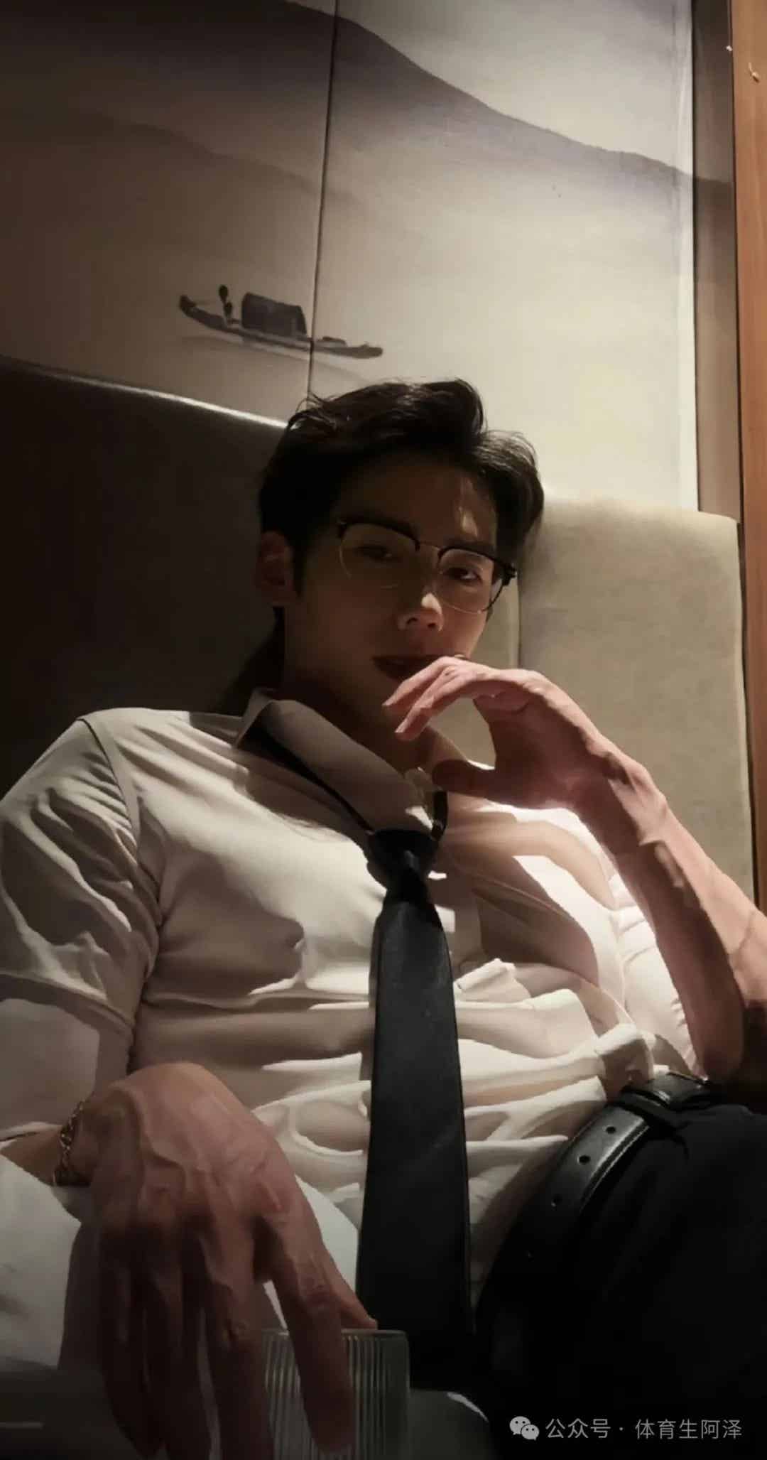 曾被女记者采访的健身网红，现已是顶流，网红圈真乱.......-小蓝短视频