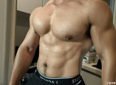 6个胸部训练动作，雕刻胸型轮廓，打造“撑爆”衬衫的胸肌！