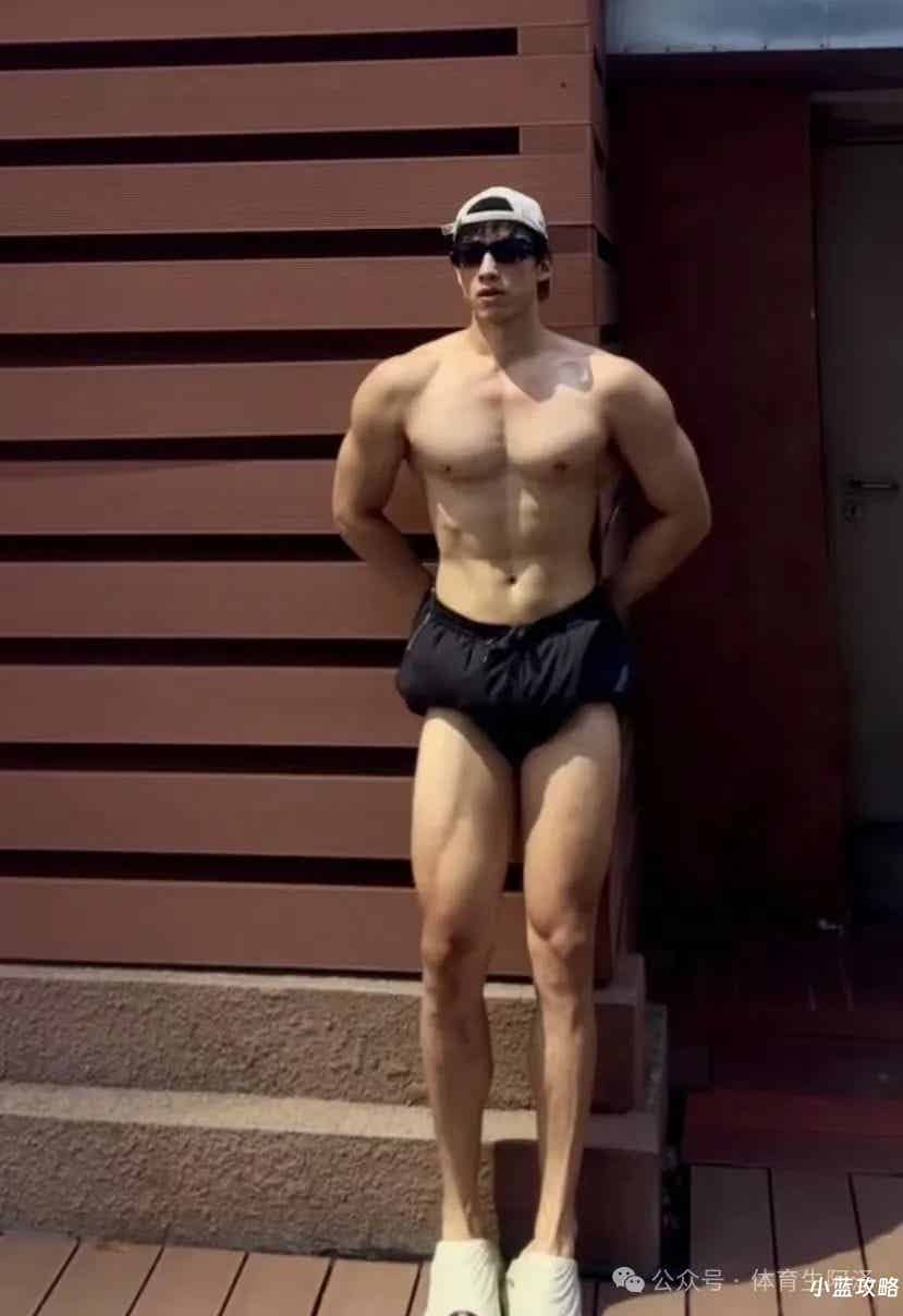 195黑皮白袜体育生，腿比命长系列.....-小蓝短视频