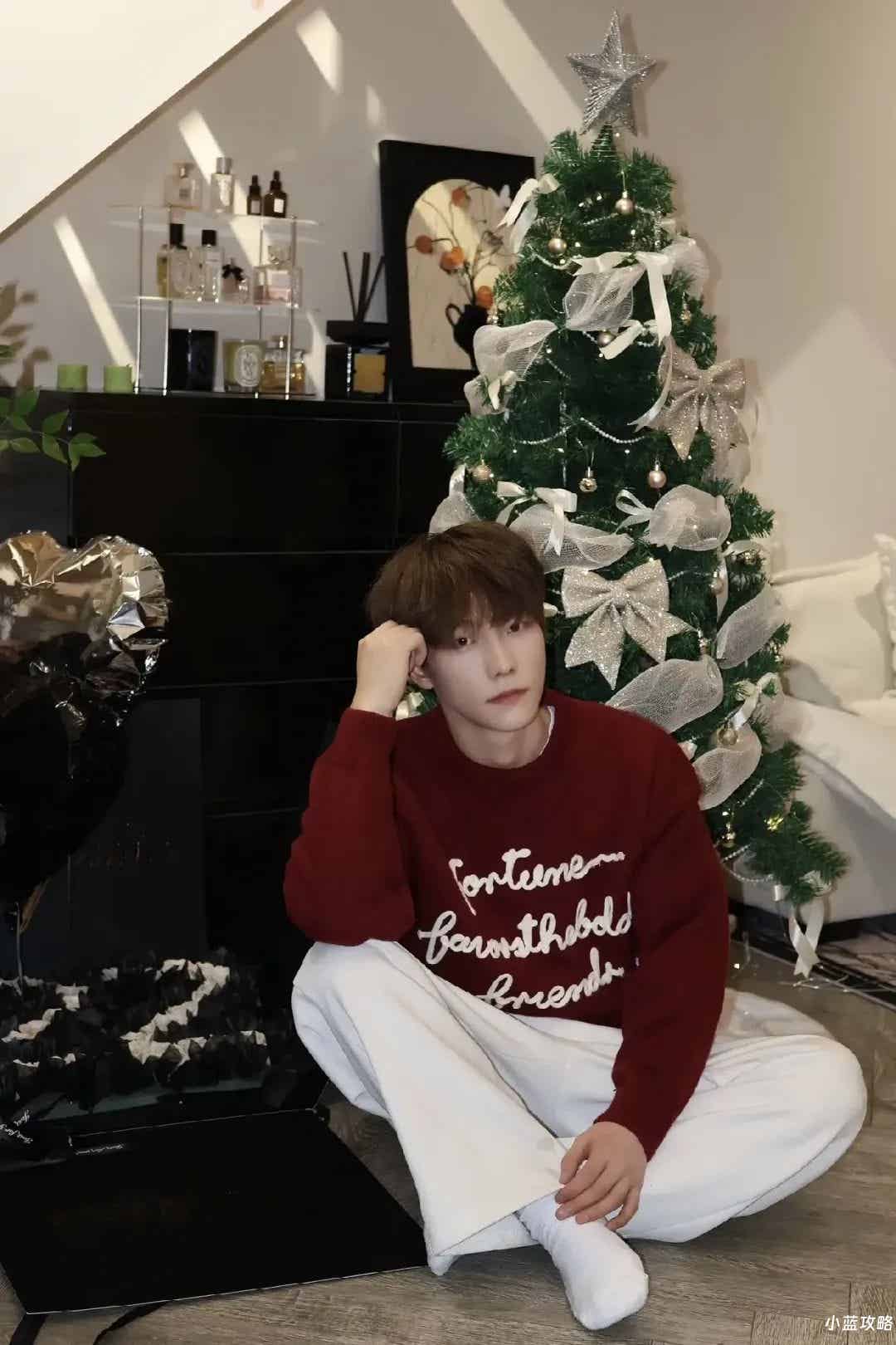 图片[31]-神似杨洋的上海帅哥，白净薄肌，穿衣显瘦脱衣有肉，你的完美电子男友！-小蓝短视频