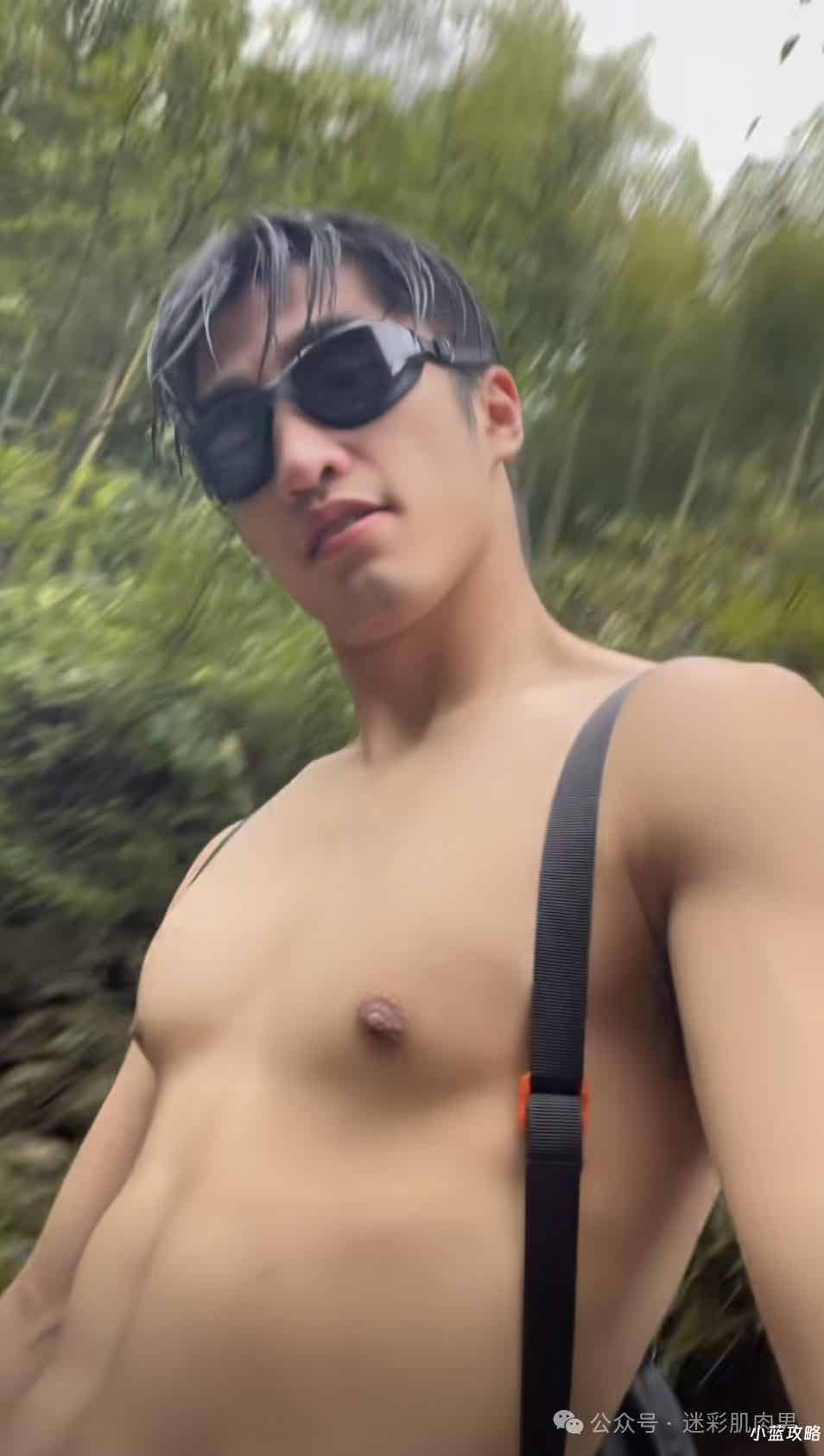 图片[8]-天呐又一个超帅的大鼻子伴郎洗澡照火出圈，真的超爱！-小蓝短视频