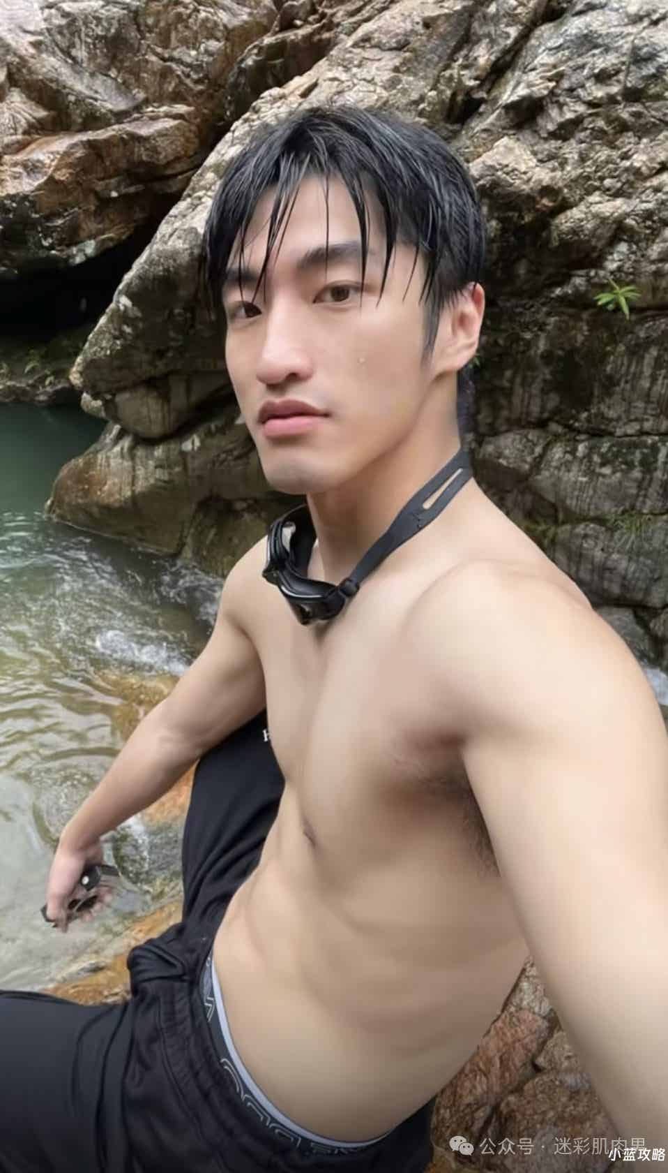 图片[9]-天呐又一个超帅的大鼻子伴郎洗澡照火出圈，真的超爱！-小蓝短视频