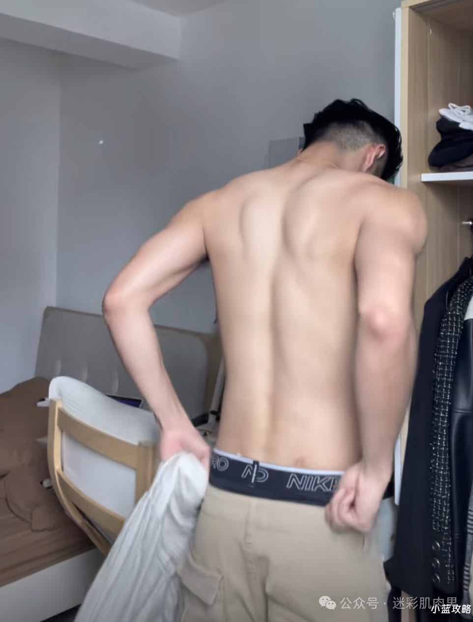 图片[22]-天呐又一个超帅的大鼻子伴郎洗澡照火出圈，真的超爱！-小蓝短视频