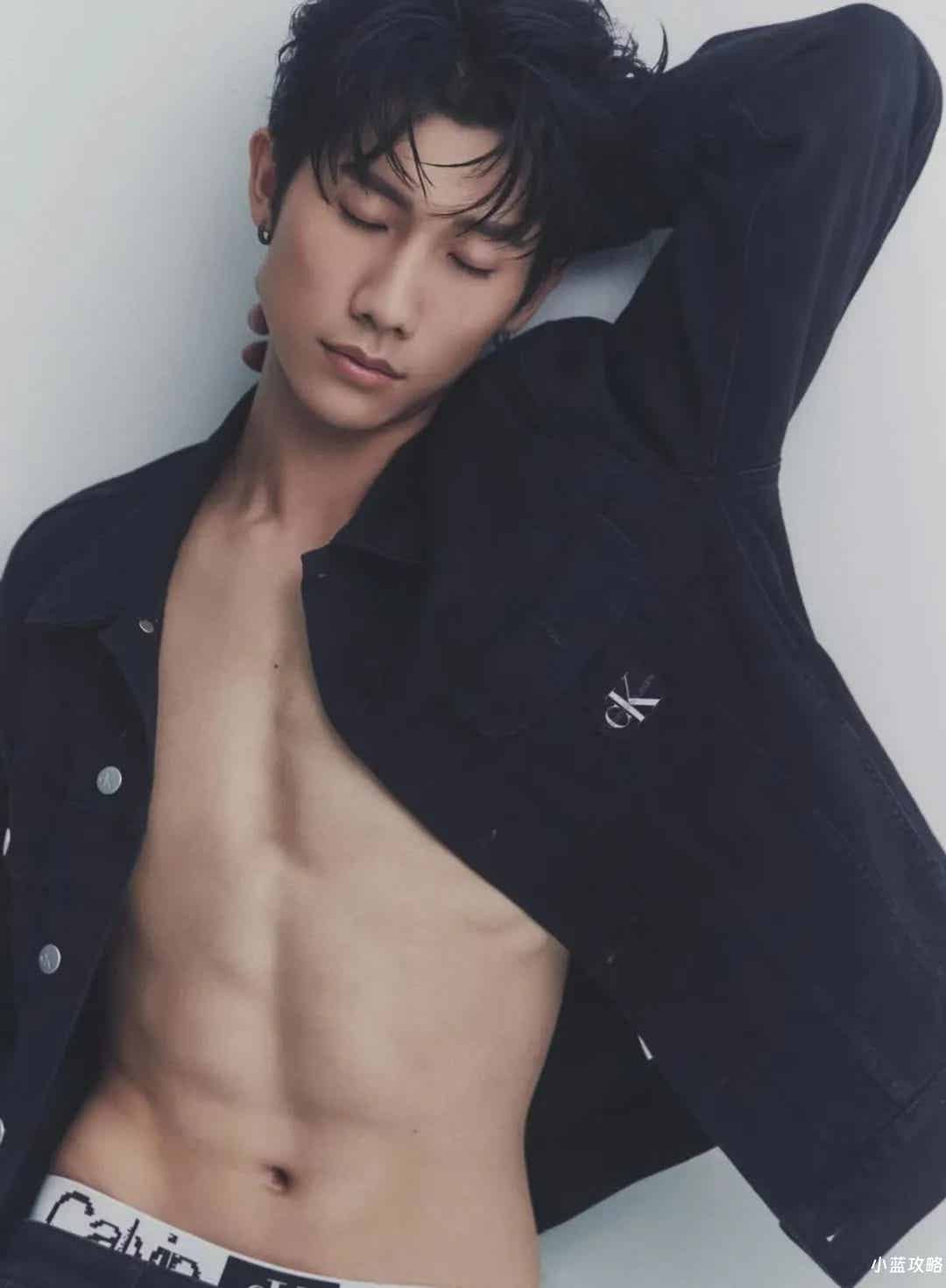 图片[6]-湾湾男演员穿上CK：好身材一览无余，身高属实让人没想到！-小蓝短视频