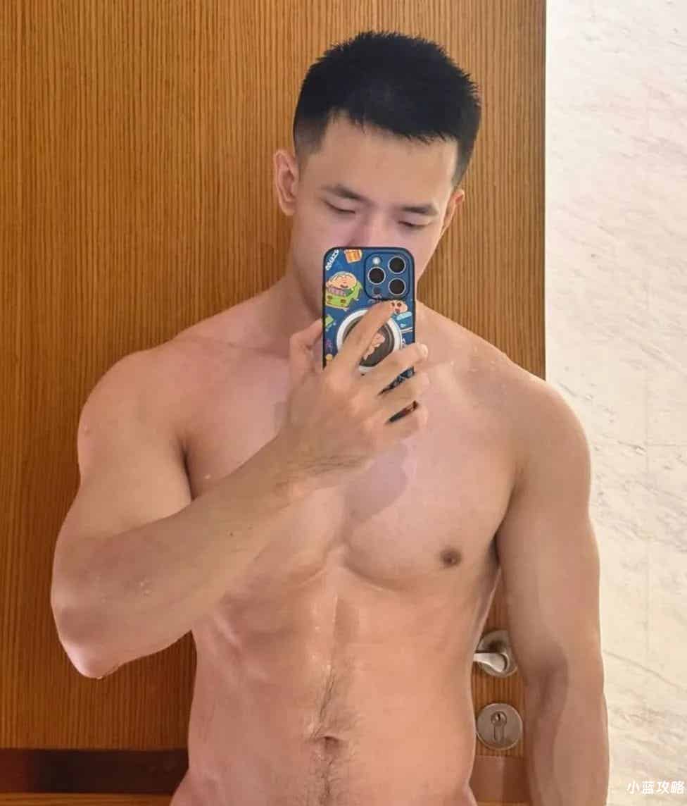 图片[2]-男生剪“露额”发型轻熟帅气，建议试试这3款，尽显男性魅力！-小蓝短视频