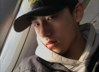 185黑皮肌肉体育生被前男友调成这样?网友辣评:反差太大,没眼看........