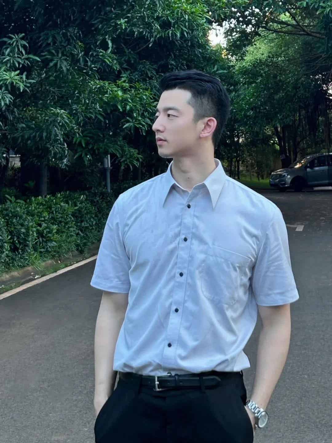 图片[17]-银行正装野生男穿私下穿运动裤自拍露实力！-小蓝短视频