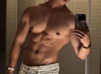 山西黑皮体育生宽肩窄腰脂包肌男友