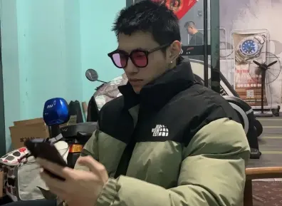 浙江一生煎店老板身材太好被偷拍!寸头爷们开直播太顶了!