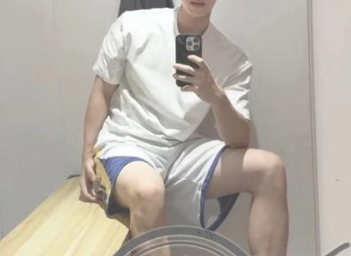 山东体院白袜校草，靠"白袜长腿"吸引众多学弟.....