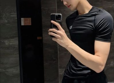 新疆黑皮体育生太硬核,前男友赞称“新疆大盘鸡”......