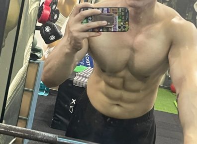 浙江一生煎店寸头老板身材太好被偷拍！穿的太太垒啦！