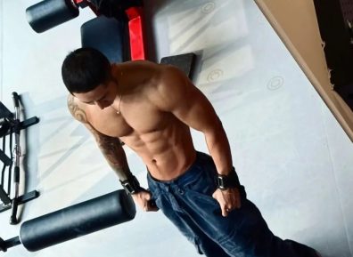 山东195cm黑皮猛1体育生，粗腿大包超性感.......