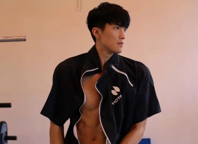 山东筋肉黑皮体育生，腹肌太性感了！