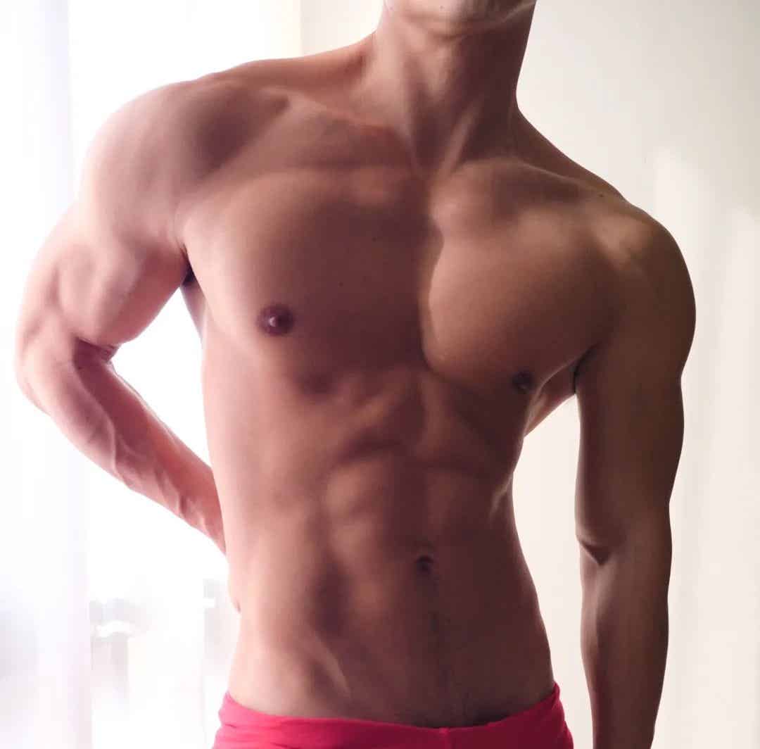 图片[13]-30+广西内衣模特：黑皮胸肌+搓衣板腹肌，这背影轮廓绝了！-小蓝短视频