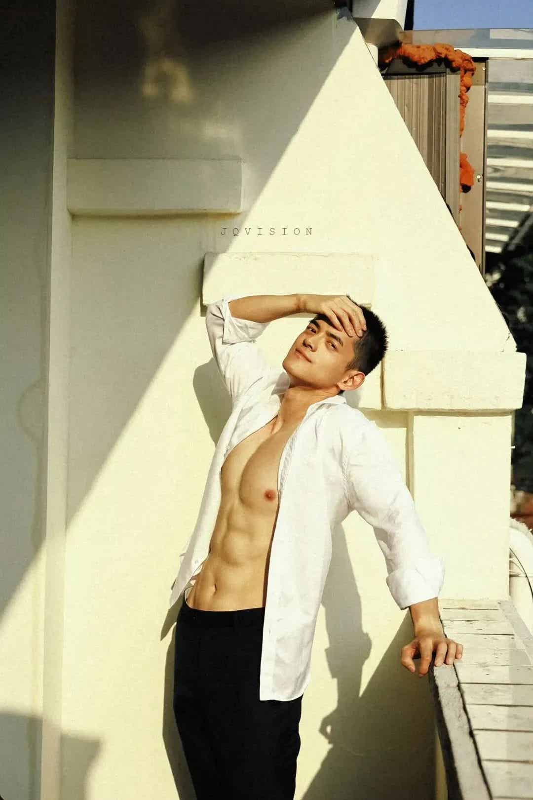 图片[7]-异域长相的肌肉Boy，太撩人~-小蓝短视频