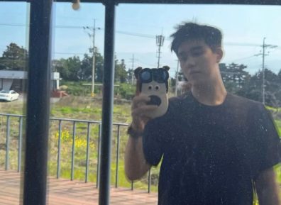 192cm人夫系黑袜战神浴室湿身照疯传!44码大脚让全网连夜换老公